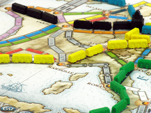 treinroutes in Ticket to Ride Europe die elkaar kruisen